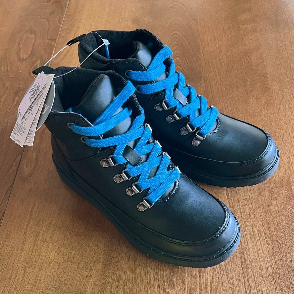 Gap black boots with blue laces 1 NWT